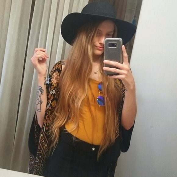 Meet your Posher, Lyss - Picture 1 of 1